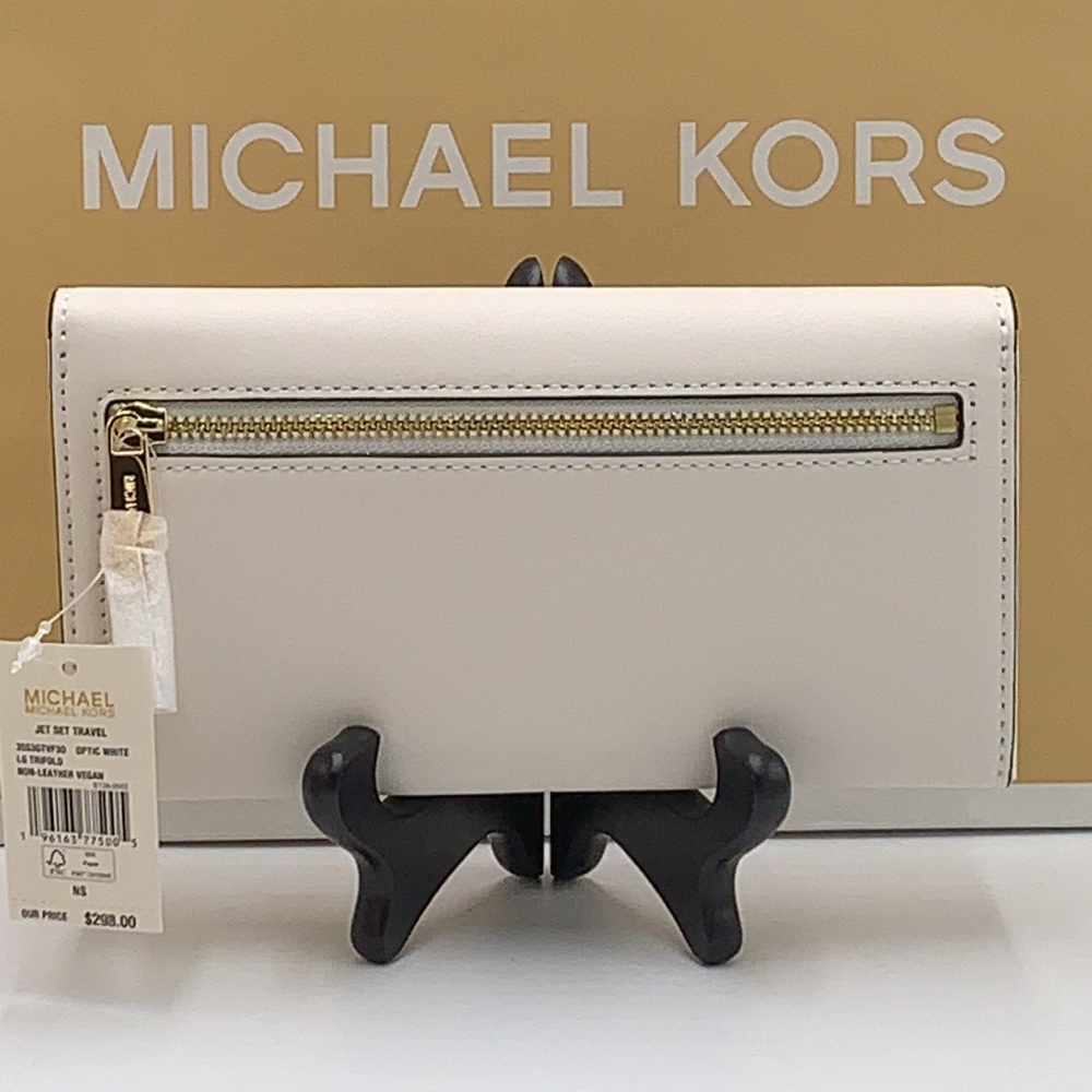 MICHAEL KORS JET SET TRAVEL 
LARGE TRIFOLD NON-LEATHER VEGAN 
WALLET
OPTIC WHITE - Picture 3 of 15